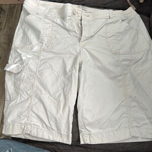 Women's Cream Bermuda Cargo Shorts
